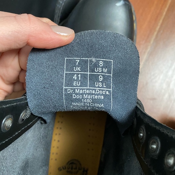 Dr. Martens 1460 Smooth Black Boots US 9 / UK 7 / EU 41 - In Good Condition - Picture 12 of 12